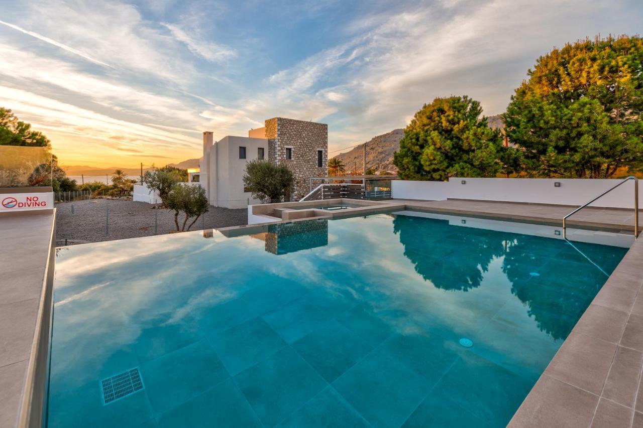 Lara Amberblue Pefkos