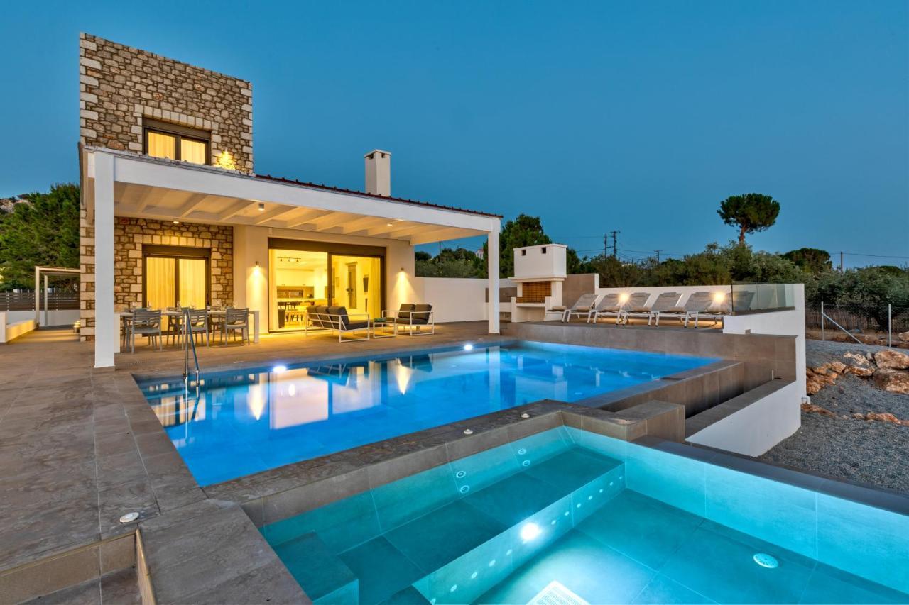 Lara Amberblue Pefkos *